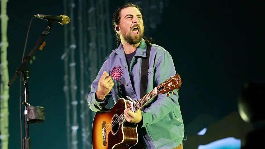 Noah Kahan Issues Public Plea Following Unsanitary Incident at Philadelphia Concert