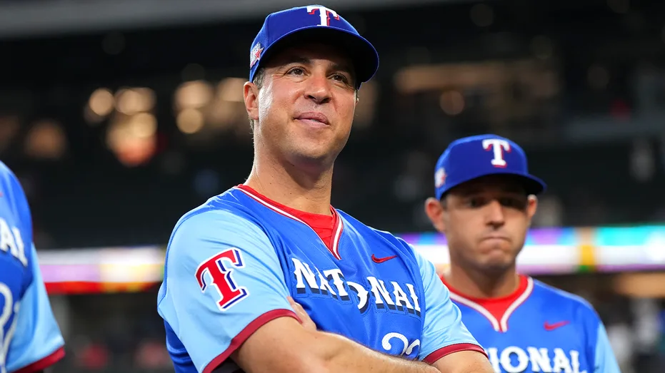 Former Yankee Mark Teixeira Criticizes MLB for Handling of Pride Night Religious Expression