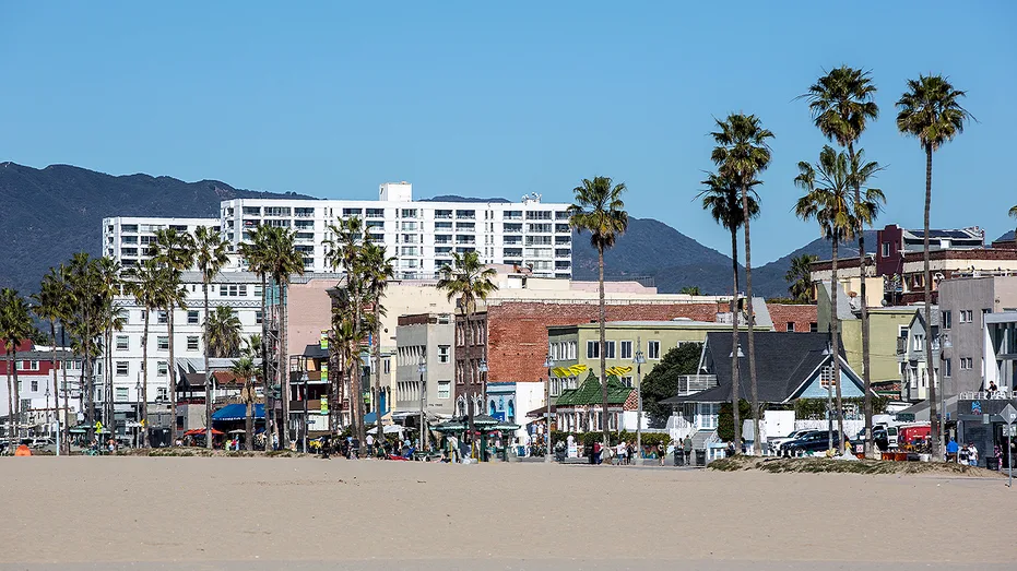 Venice Residents Confront Homeless Program Leaders Amid Rising Crime Concerns