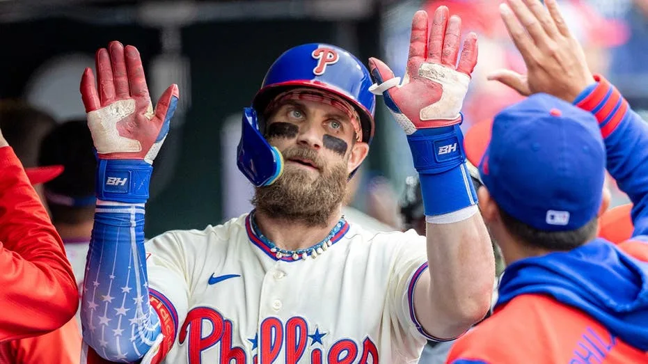 MLB Postseason Field Finalized as Phillies Avoid Collapse, Astros Snag Division Crown