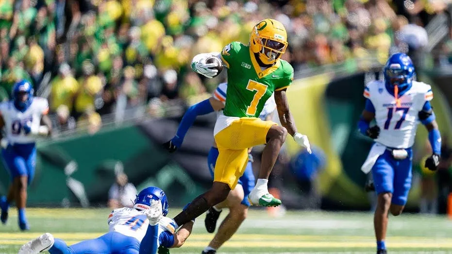 Oregon Coach Dan Lanning Vows "Appropriate Action" Following Wide Receiver Evan Stewart's DUI Arrest